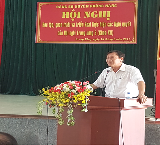 Huyện ủy tổng kết thực hiện Nghị Quyết TW3 khóa VIII về chiến lược cán bộ thời kỳ đẩy mạnh công nghiệp hóa hiện đại hòa đất nước, quán triệt triển khai một số Nghị Quyết hội nghị TW 5, Khóa XII
